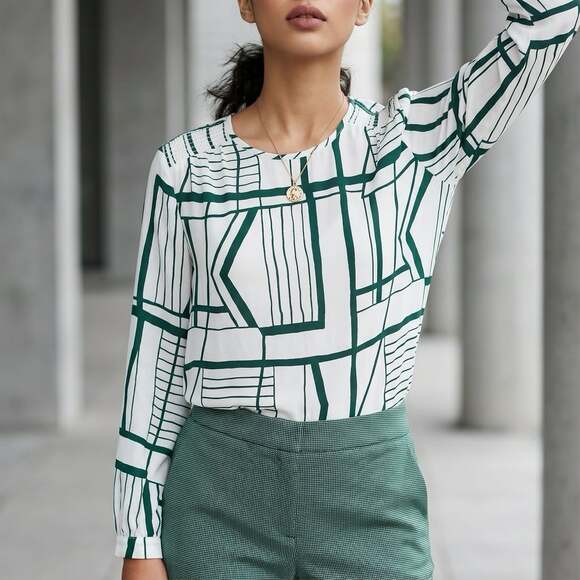 Club Monaco Tops - Club Monaco Geometric Print Long Sleeve Blouse Size S/P